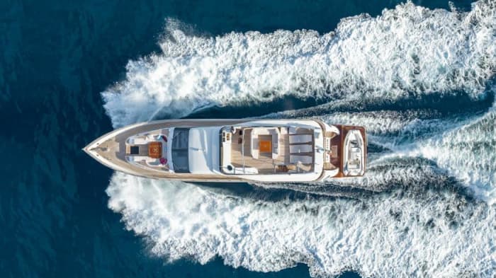 Un Benetti Sail Division 72 in Rotta per Capri