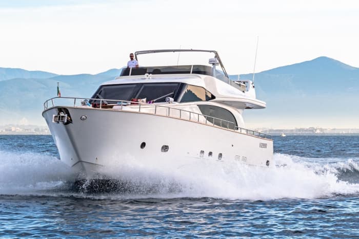 Un Benetti Sail Division 72 in Rotta per Capri