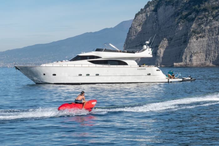 Un Benetti Sail Division 72 in Rotta per Capri