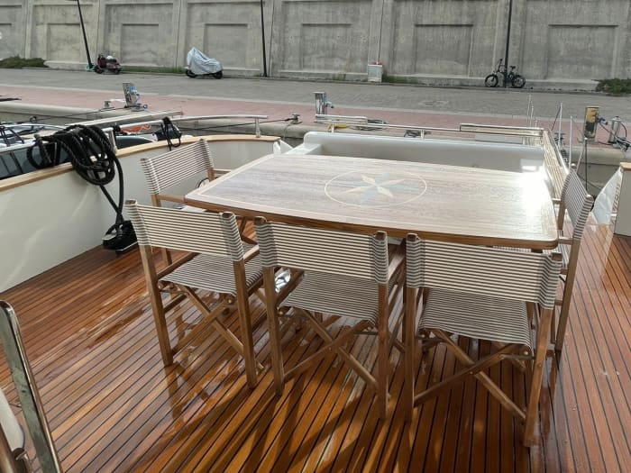 Un Benetti Sail Division 72 in Rotta per Capri