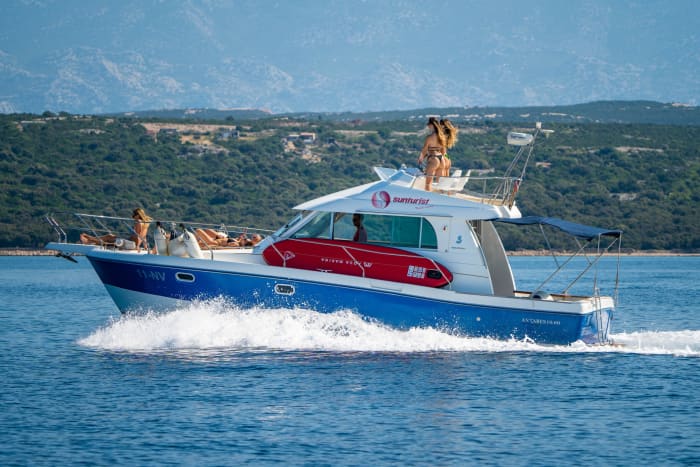 6h of sun around Novalja on a motorboat