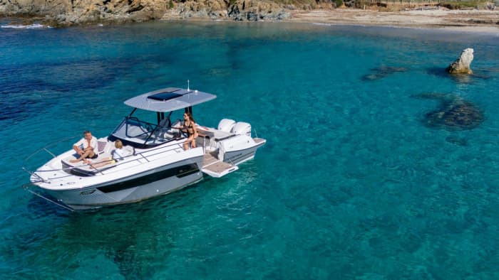 Escapade facile à Hyères : une excursion en bateau à moteur de 3h30