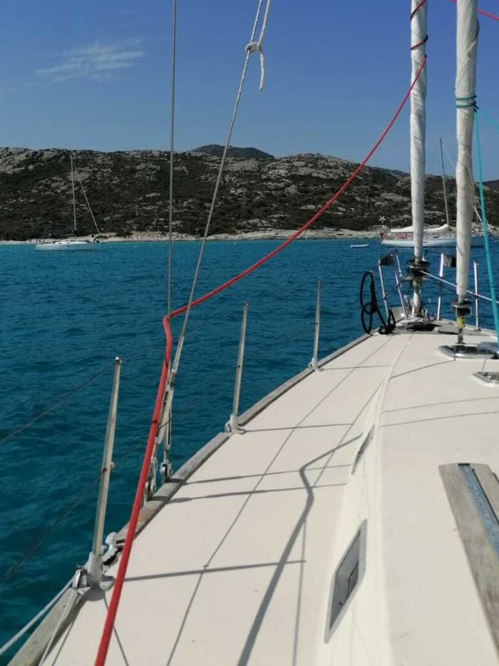 Enjoy a full day of sailing in Saint-Florent on a sailboat
