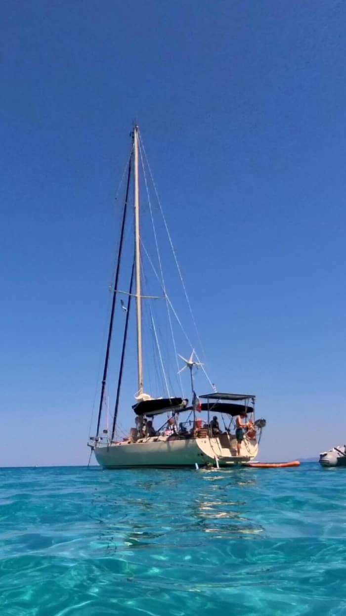 Enjoy a full day of sailing in Saint-Florent on a sailboat