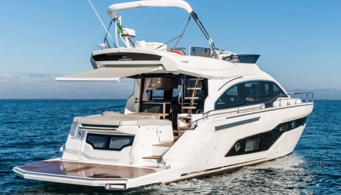 Von Miseno: Ganztägige Bootstour nach Capri und Faraglioni