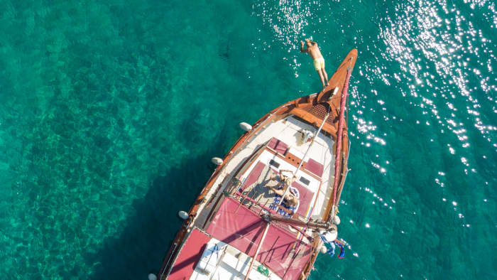White, blue, and divine: A full day on a motorboat