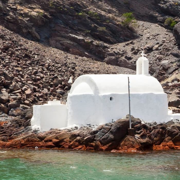 Capitaine Leo - Croisière privée d'une journée en yacht à moteur autour de Santorin