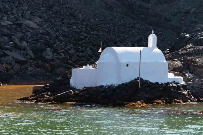 Capitaine Leo - Croisière privée d'une journée en yacht à moteur autour de Santorin