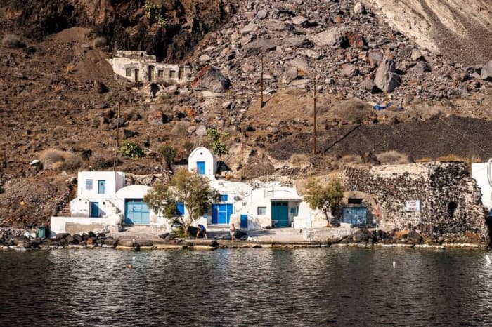 Capitaine Leo - Croisière privée en yacht au coucher du soleil autour de Santorin