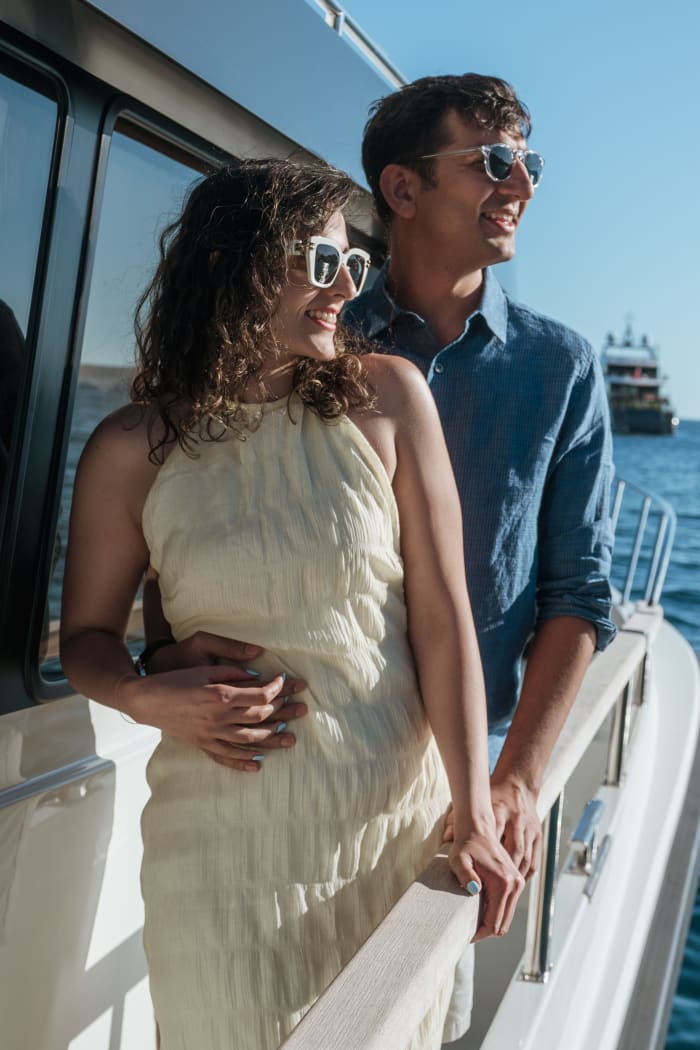 Capitaine Leo - Croisière privée en yacht au coucher du soleil autour de Santorin