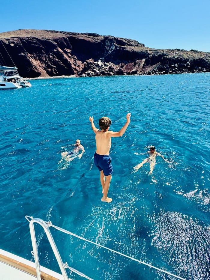 Croisière privée en catamaran en journée avec barbecue, boissons et transferts