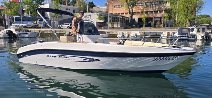Jouw dag in Zadar: Huur een motorboot voor 9 uur ontdekkingstocht