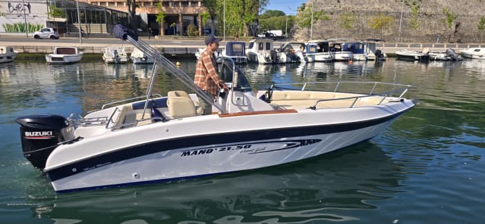 Jouw dag in Zadar: Huur een motorboot voor 9 uur ontdekkingstocht