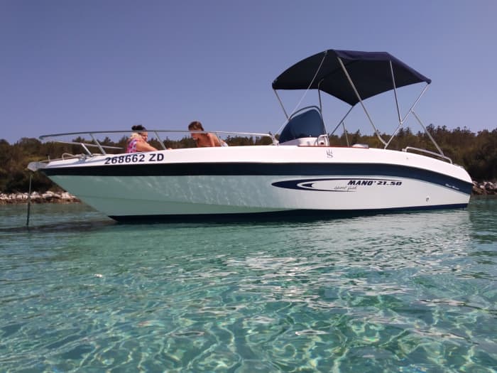Jouw dag in Zadar: Huur een motorboot voor 9 uur ontdekkingstocht