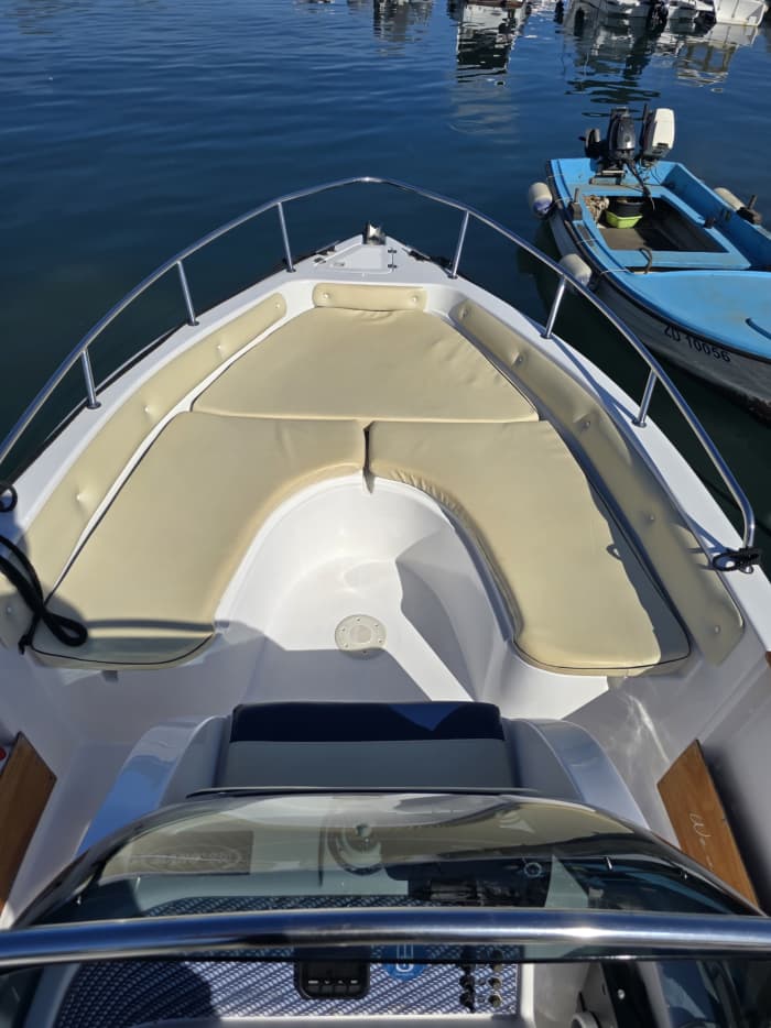 Jouw dag in Zadar: Huur een motorboot voor 9 uur ontdekkingstocht