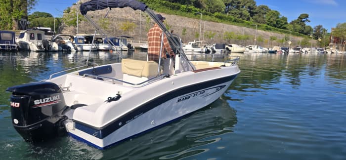 Jouw dag in Zadar: Huur een motorboot voor 9 uur ontdekkingstocht