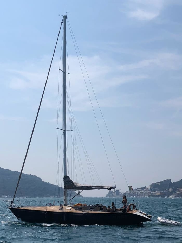 Der Rhythmus von Marina di Ragusa: Unvergessliche Momente auf einem Segelboot