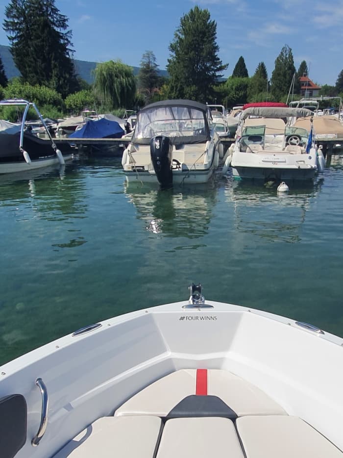 Begin uw vakantie met 4 uur plezier op een motorboot.