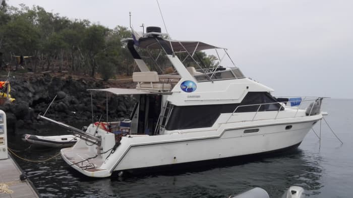 Geniet van 9 uur op een motorboot om de Eolische Eilanden te verkennen.