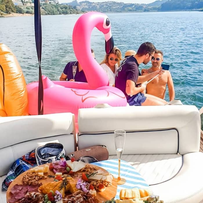 Een 2,5 uur durende lunchcruise op de Douro-rivier – Geniet van smaken terwijl u door iconische bruggen vaart