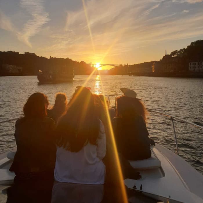 Heure d'or sur le Douro – Croisière au coucher du soleil en 3 heures avec boissons et vues