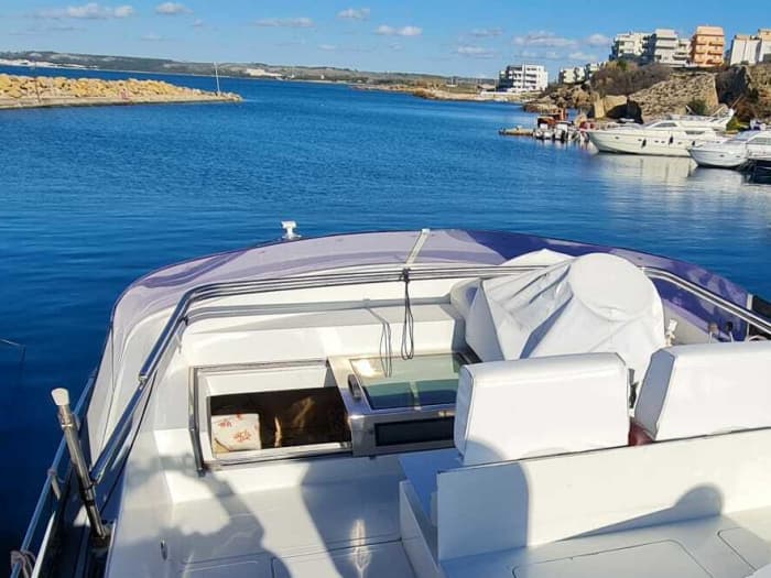 Um dia para descobrir Gallipoli: puro relaxamento no azul italiano.