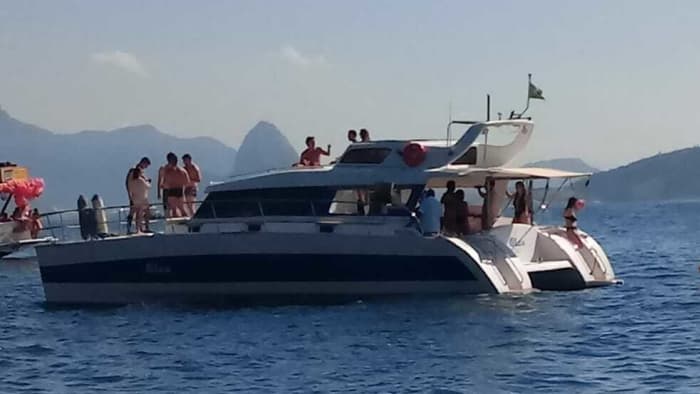 Fort & Bay Experience: Praia do Forte & Urca Private Boat Tour