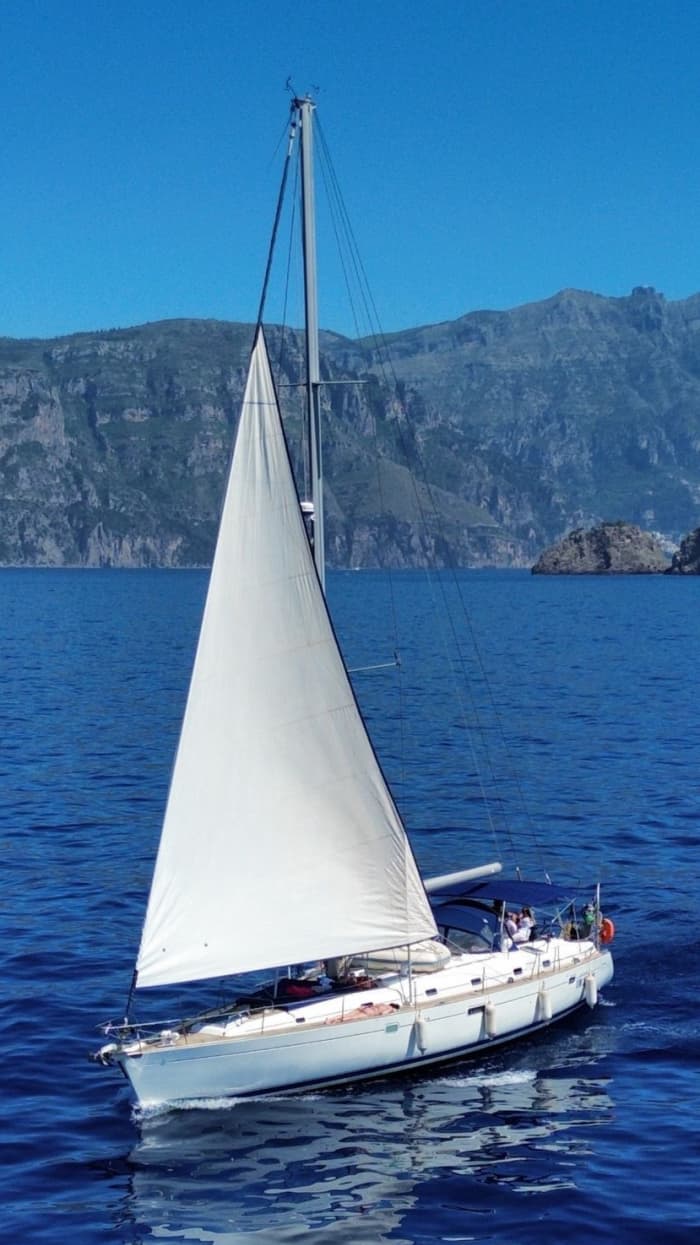 Het ritme van Castellammare di Stabia: Onvergetelijke momenten op een zeilboot