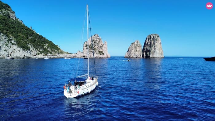Het ritme van Castellammare di Stabia: Onvergetelijke momenten op een zeilboot