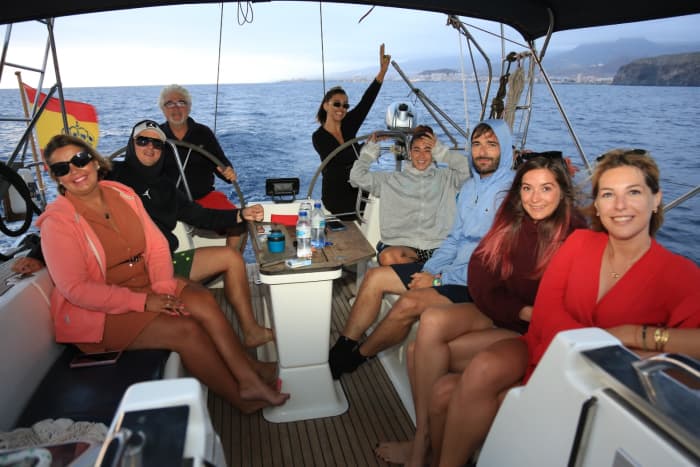 Geniet van een dag op zee in Tenerife aan boord van een zeilboot.