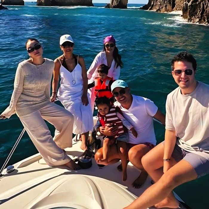 2h tour Unforgettable Cabo Views: Exclusive Ocean Cruise