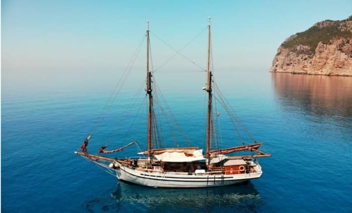 8 ore di sole e acque turchesi intorno a Ibiza