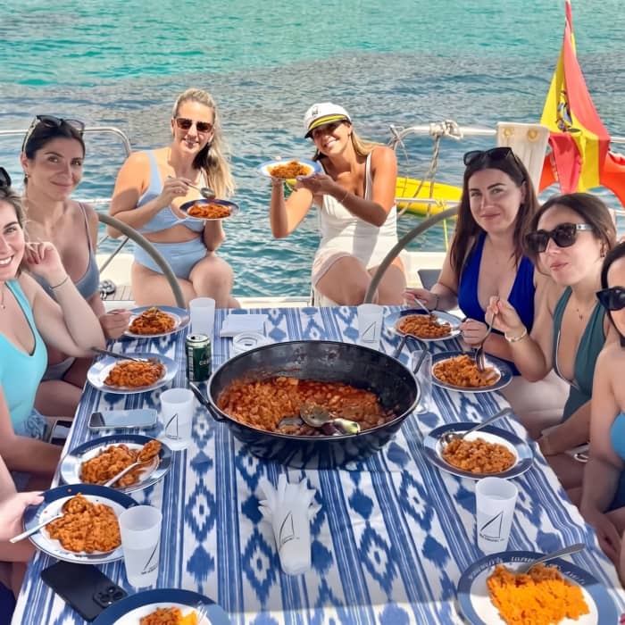 Private sailing excursions with Paella & Tapas
