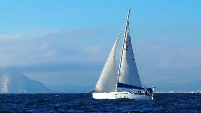 Excursion privée en voilier de 11 heures à Sotogrande