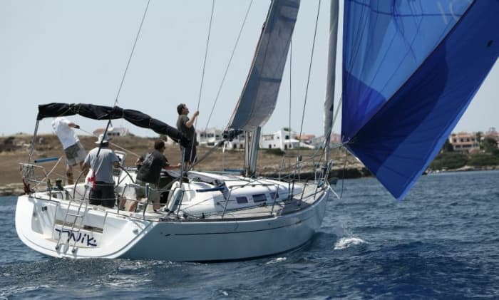 Ganztägiges Segelerlebnis auf einem Segelboot in Palamós