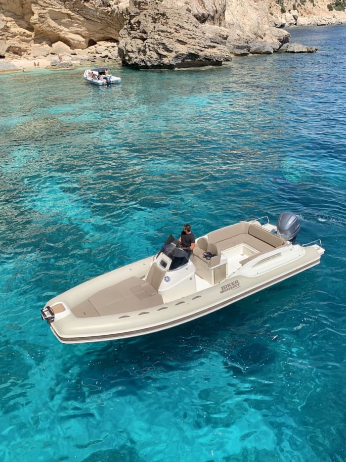 Tagesausflug von Cala Gonone aus: Reiten Sie auf den Wellen Sardiniens