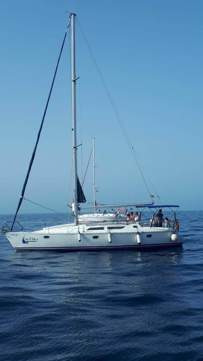 Profitez d'une journée complète de navigation à Costa Adeje en voilier.