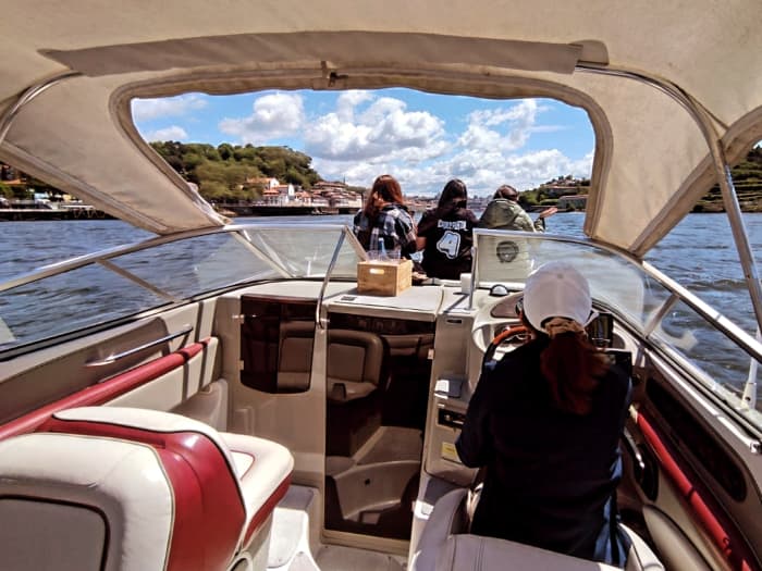 Private Boat Tour – 6 Bridges, Ribeira and Estuary