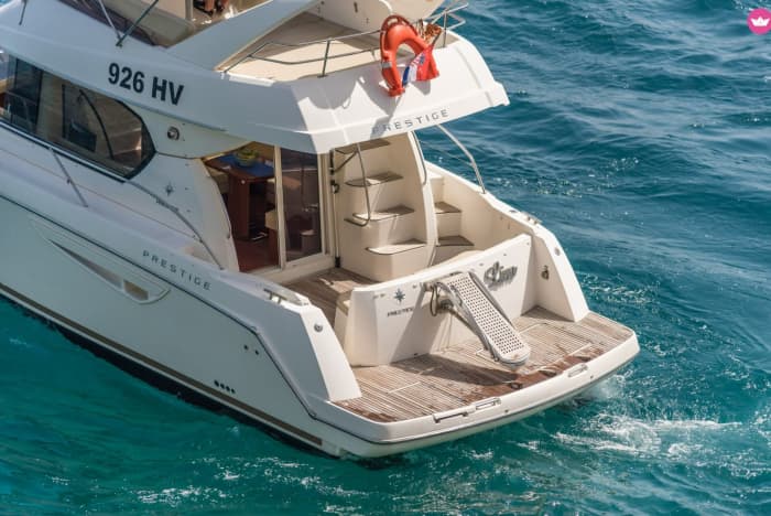 Îles de Hvar et Pakleni – Excursion d'une journée en bateau haut de gamme
