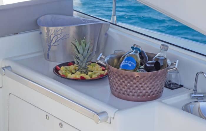 Elegant Speed : Private 8-hours Motor Yacht Cruise (Alfamarine)