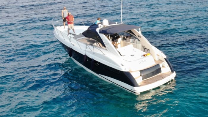 Privater Bootsausflug rund um Kefalonia mit einem Motorboot