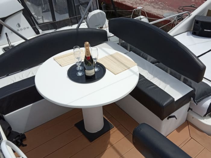 Enjoy the sun on a 7h boat trip in Moraira