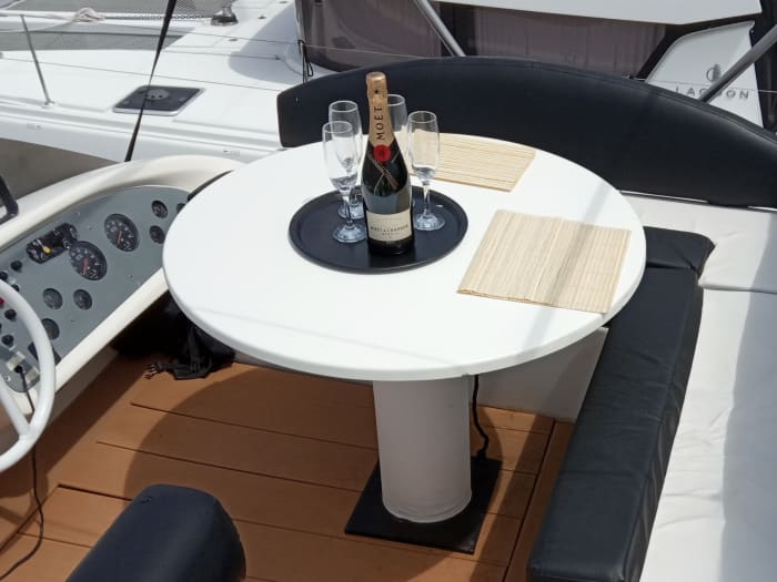 Enjoy the sun on a 7h boat trip in Moraira