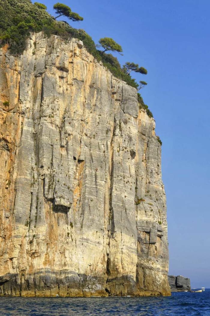 Discover the Gulf of Poets among villages and secret coves