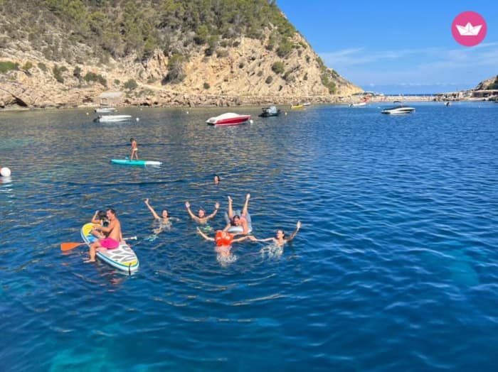 Aluguel de catamarã por um dia em Ibiza: Nade, veleje e relaxe