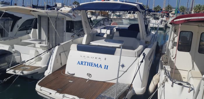 Votre bateau à moteur privé pour une journée autour de Saint-Laurent-du-Var