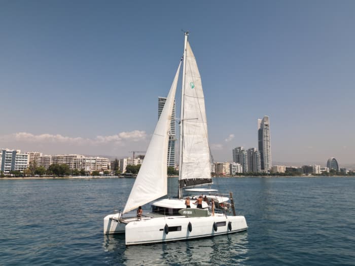 7 uur zeilen langs de kust van Limassol