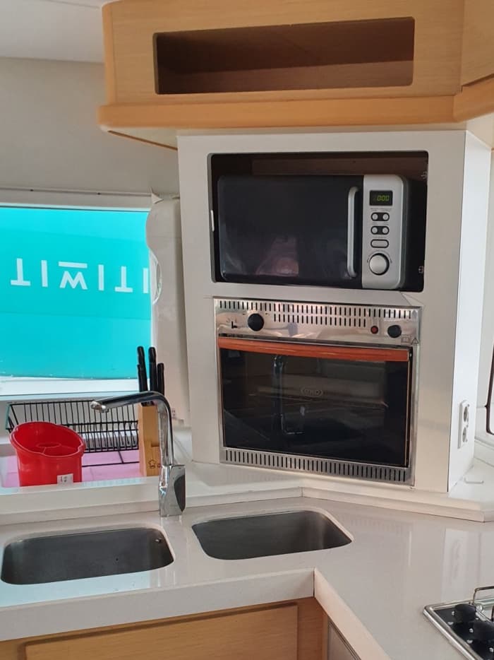 Ausflug nach Formentera oder zu den südlichen Stränden von Ibiza mit dem Katamaran.
