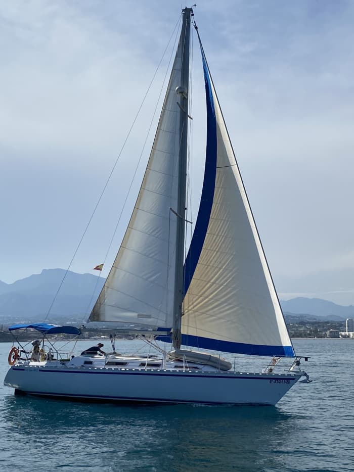 Setzen Sie Kurs auf Freude: Ein ganzer Tag authentisches Segeln in Santa Pola an Bord eines Segelboots