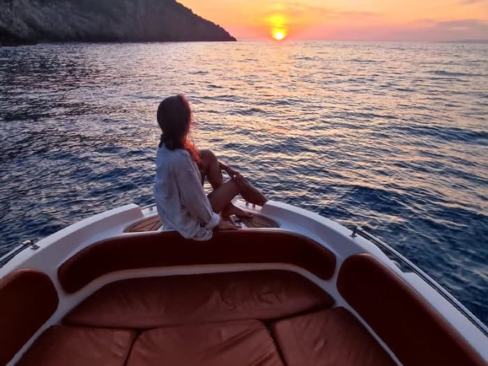 Crucero privado por el norte hacia el naufragio y las cuevas azules con paradas en playas remotas